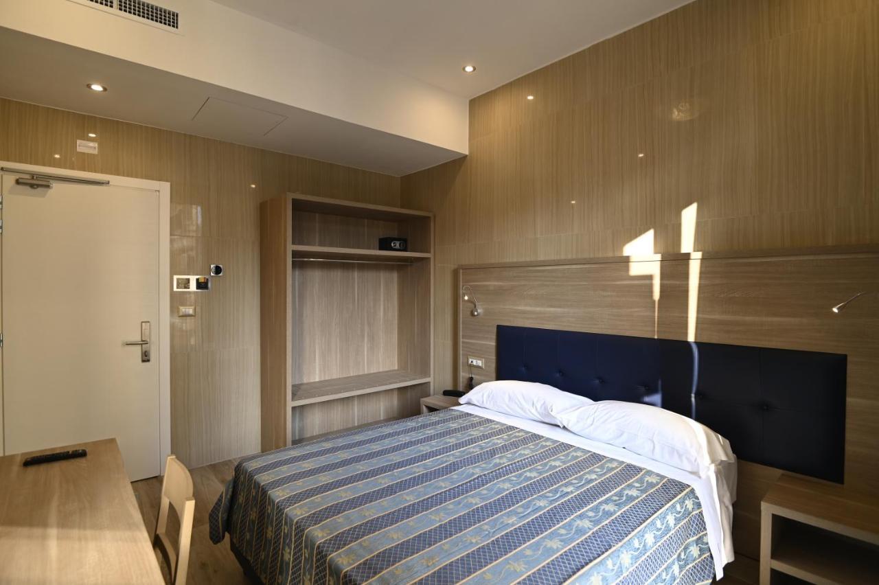 Hotel Midway Милан Экстерьер фото