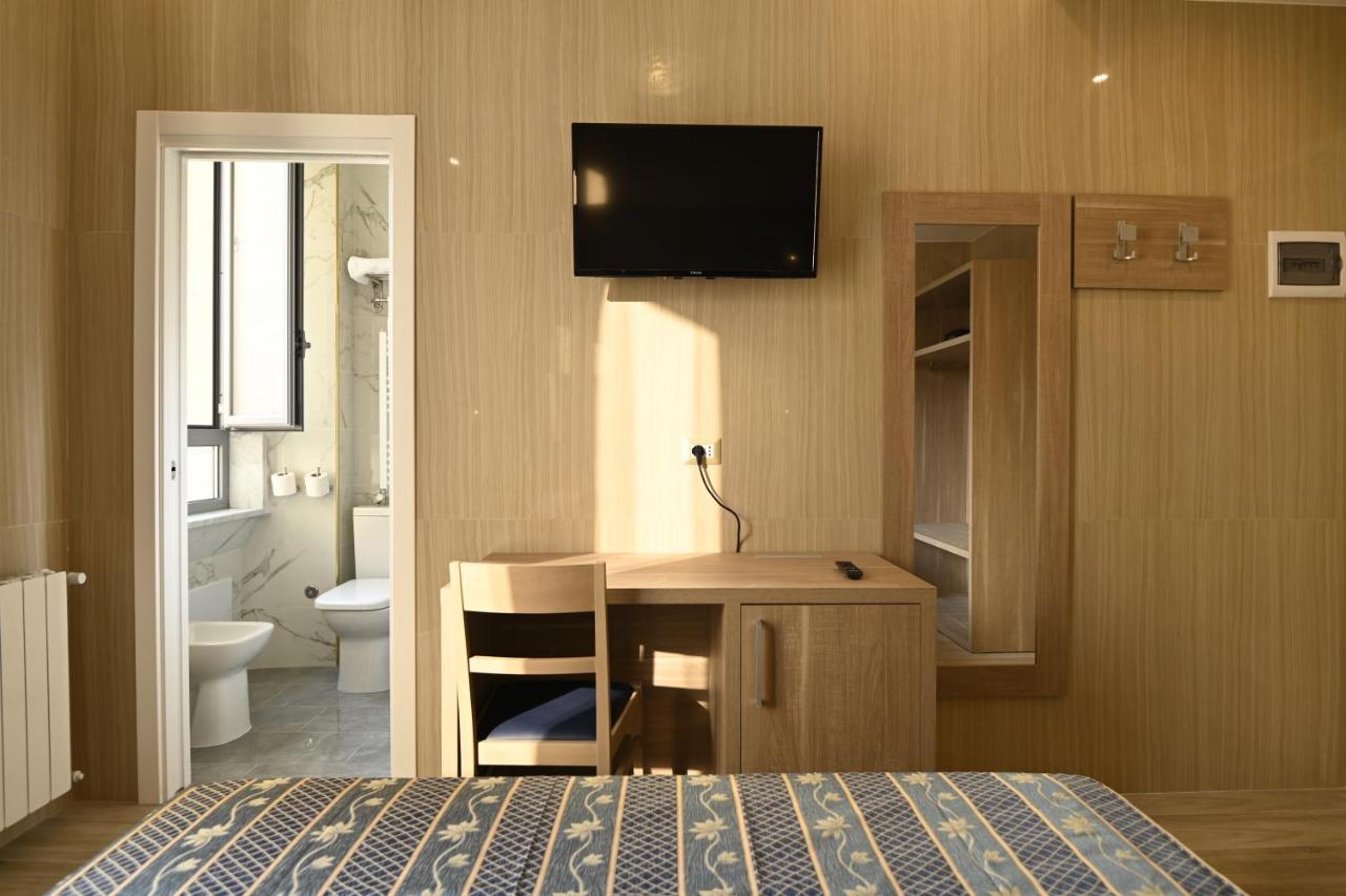 Hotel Midway Милан Экстерьер фото
