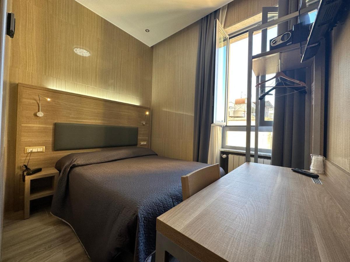 Hotel Midway Милан Экстерьер фото
