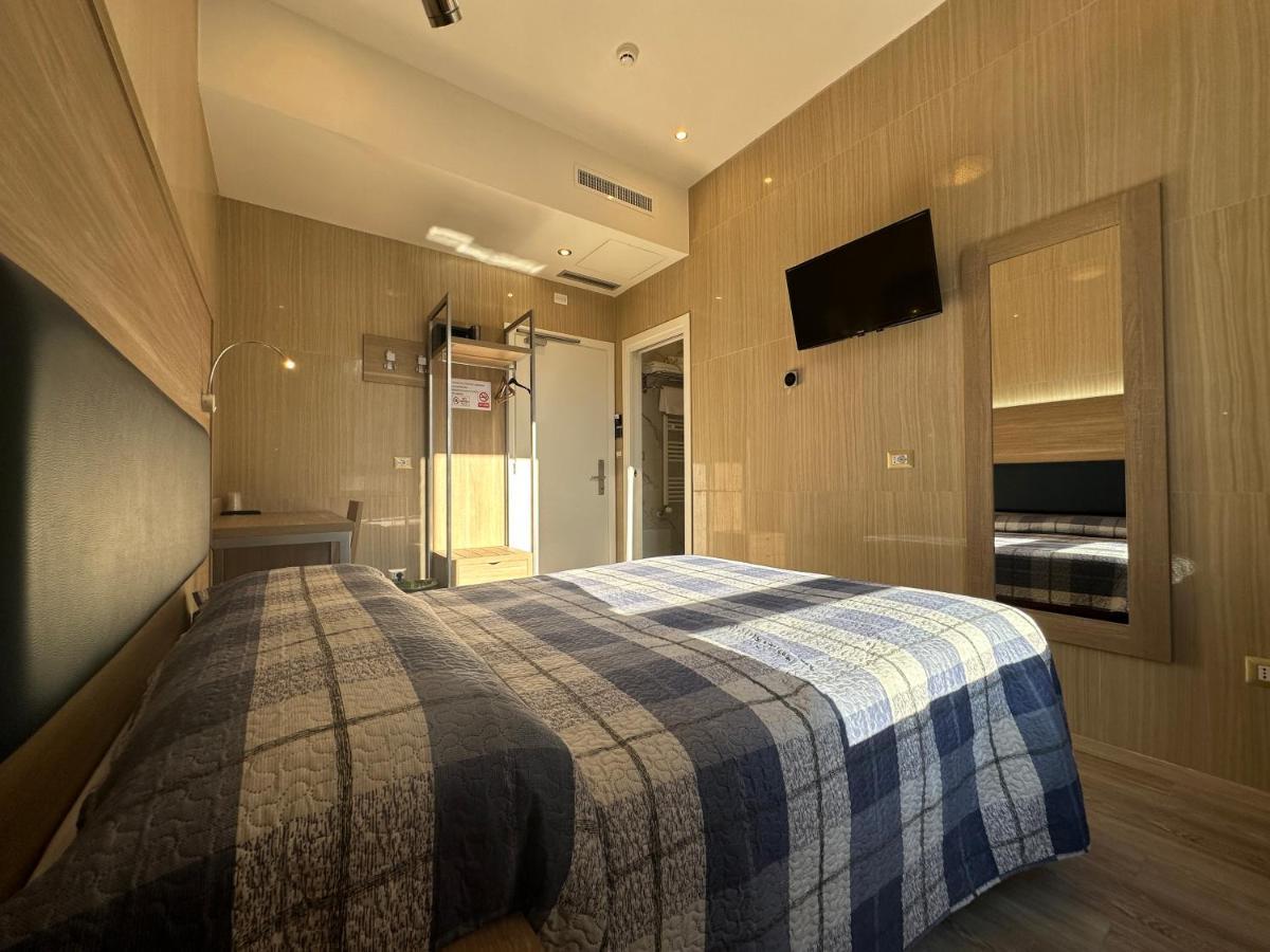 Hotel Midway Милан Экстерьер фото