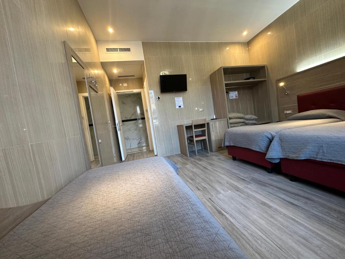 Hotel Midway Милан Экстерьер фото