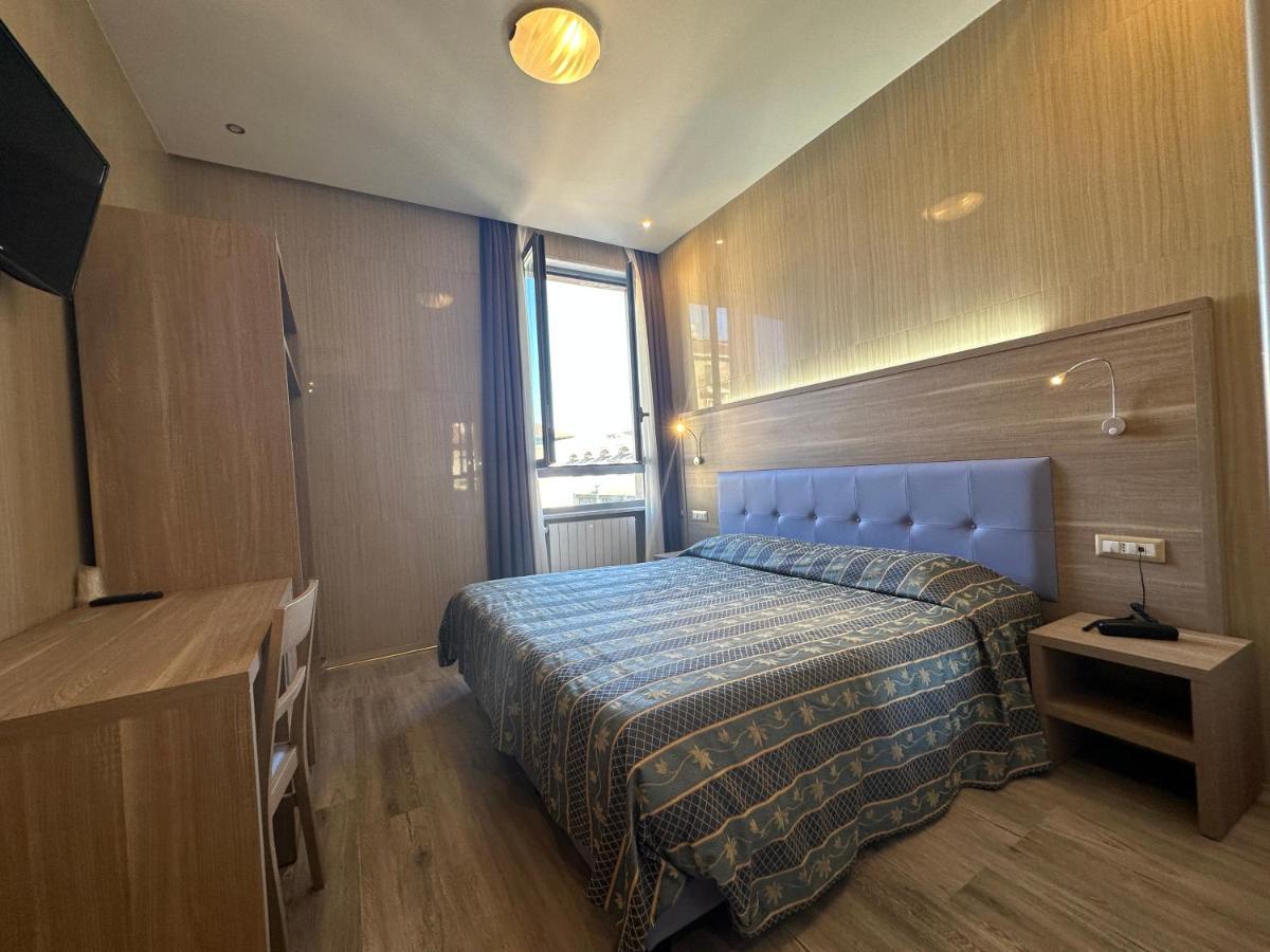 Hotel Midway Милан Экстерьер фото