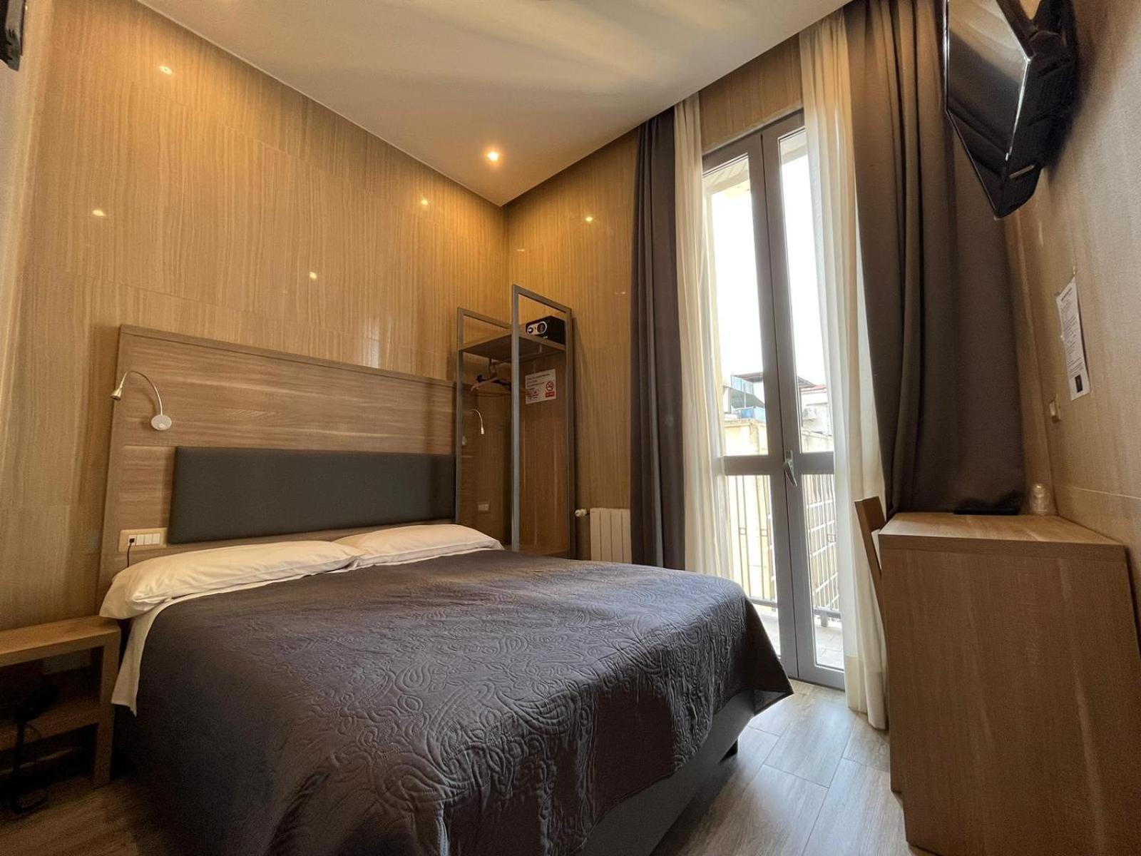 Hotel Midway Милан Экстерьер фото